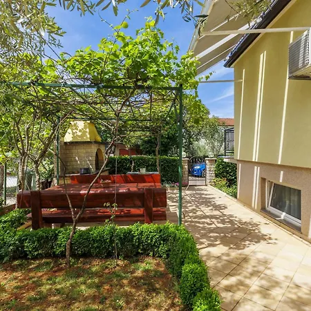 Appartamento Jenny-2 By Interhome *