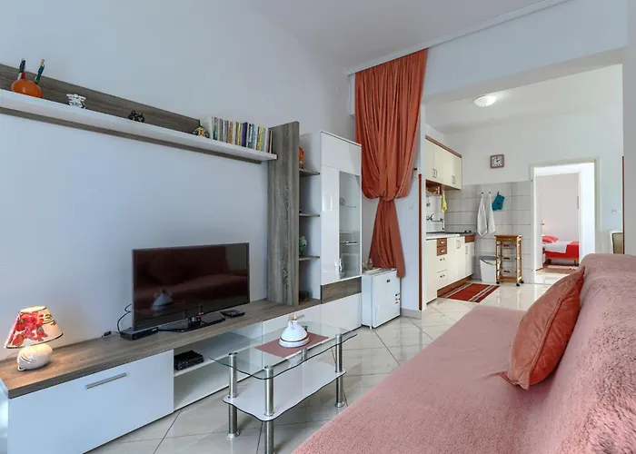 Appartamento Jenny-2 By Interhome