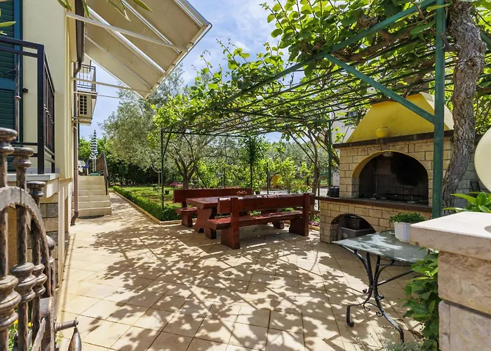 Jenny-2 By Interhome *