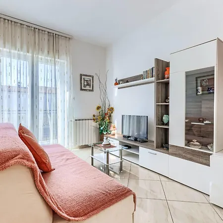 Jenny-2 By Interhome * Porec