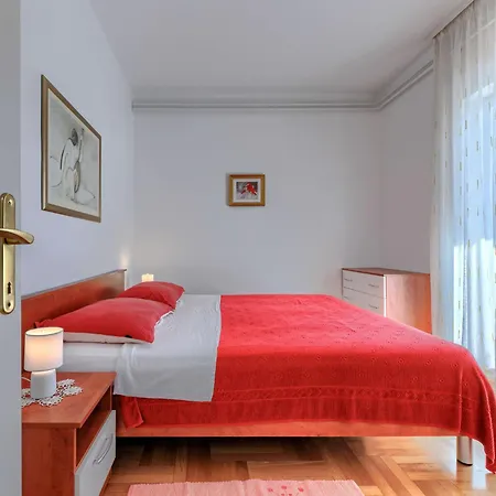 Jenny-2 By Interhome * Porec