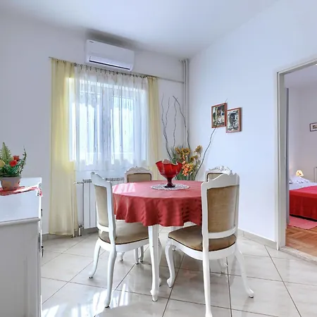 Jenny-2 By Interhome Apartament Poreč