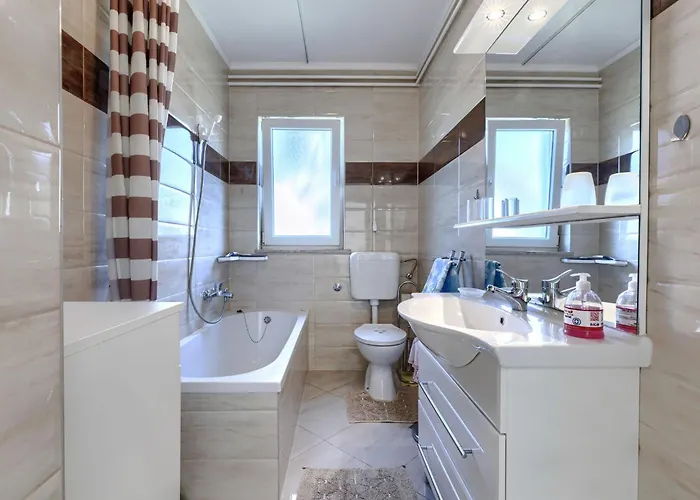 Jenny-2 By Interhome Apartman