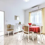 דירה Jenny-2 By Interhome *